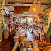 🇭🇰專程從澳門來打卡香港｜闖入霍比特人的精靈小屋！！鏡蓉書屋