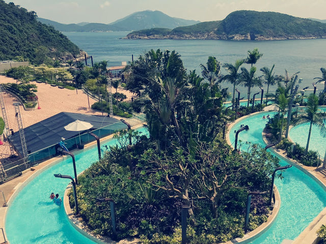 香港海洋公園水上樂園：激流勇進的奇幻之旅