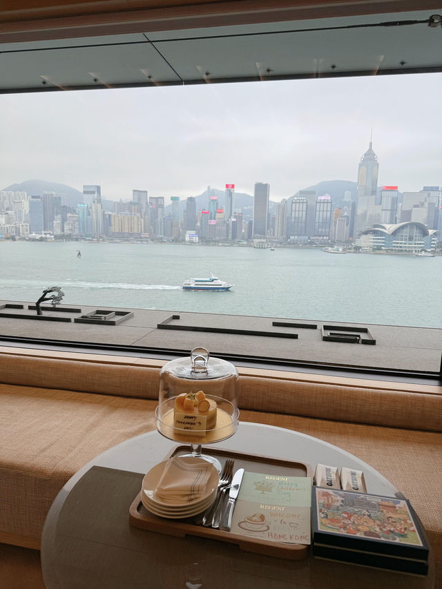🎒第一批放暑假嘅小朋友已經躺平喇！今次暑假出行計劃就由住酒店展開～不得不講，小朋友天生就有種毫不費力嘅松弛感，羨慕死大人啦🥰