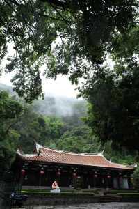 邂逅半隱山也民宿，解鎖雲境套房