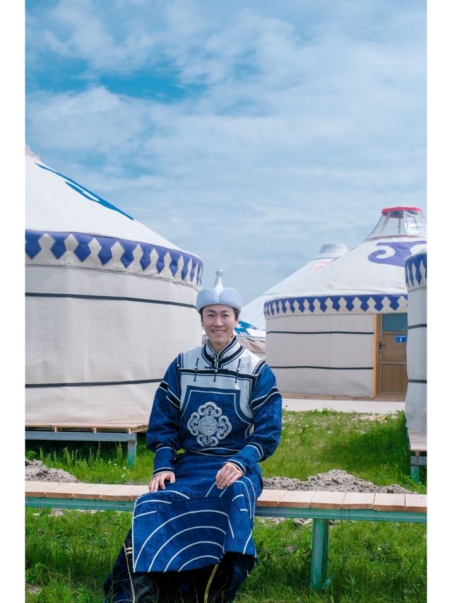 住喺蒙古包烏拉蓋中蒙邊境嘅草原度假村
