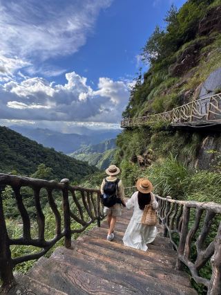 Tránh xa đám đông! Hướng dẫn thư giãn đến Dehuashi Niushan: một con đường đi bộ đầy mây và thác nước tuyệt đẹp.