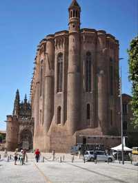 Day Trip to Albi & Cordes-sur-Ciel from Toulouse
