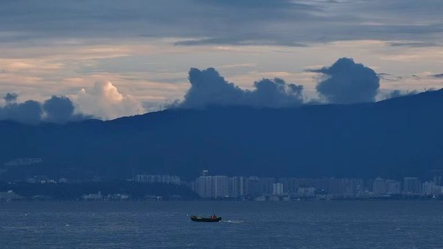 在大理的日子，連時間都隨著洱海的風慢了下來