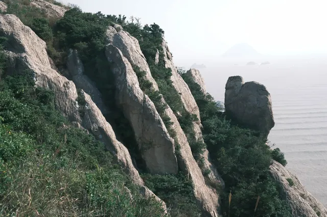 水桶岙徒步，全網怎麼沒人說海水是黃色的！