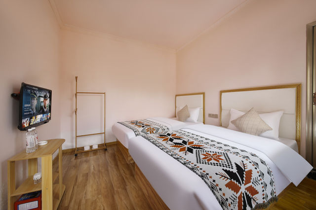 甲居藏寨!住進山嶼雲承包整座藏地仙境 甲居藏寨!住進山嶼雲承包整座藏地仙境