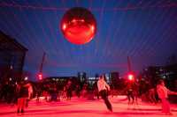 巴黎冬日必滑!最大戶外溜冰場回歸