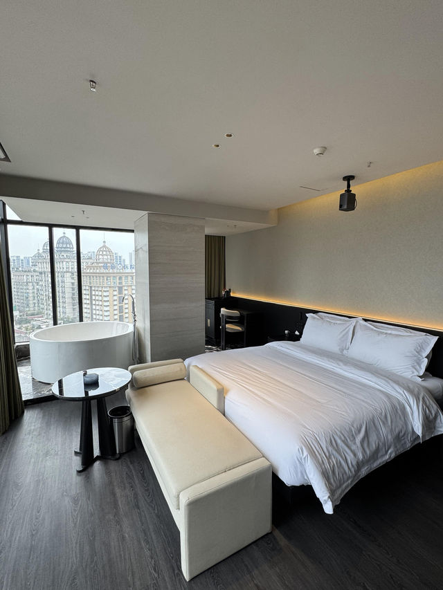 洲際旗下洲至奢選TFT酒店，51層雲端躺看兩江四岸