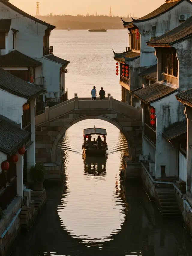 The hometown of the world's number one tide! In the ancient city of Yanguan, listen to the Qiantang River tell its thousand-year story