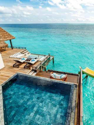 Невероятно! В межсезонье на аттракционе «Остров горок» в Аочжэнь Жуйчжэ действует скидка в 10 000 юаней, а для детей вход бесплатный!