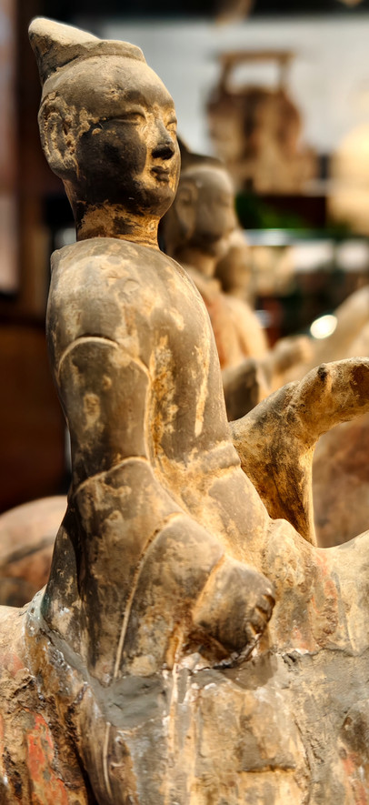 Quickly Understand the Art of Carved Stone Portraits | Trip.com