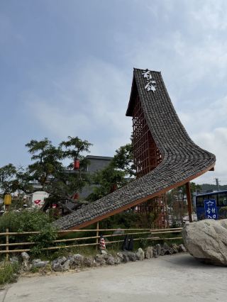 Skip the Crowds at Huangyao! Zhaoping's Qianjiang Gupu is the Real Hidden Gem.