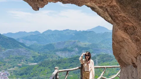 Jelajahi Hidden Gem Ngarai yang Menenangkan di Zhejiang Pas Liburan National Day. — traveler post in Jinyun