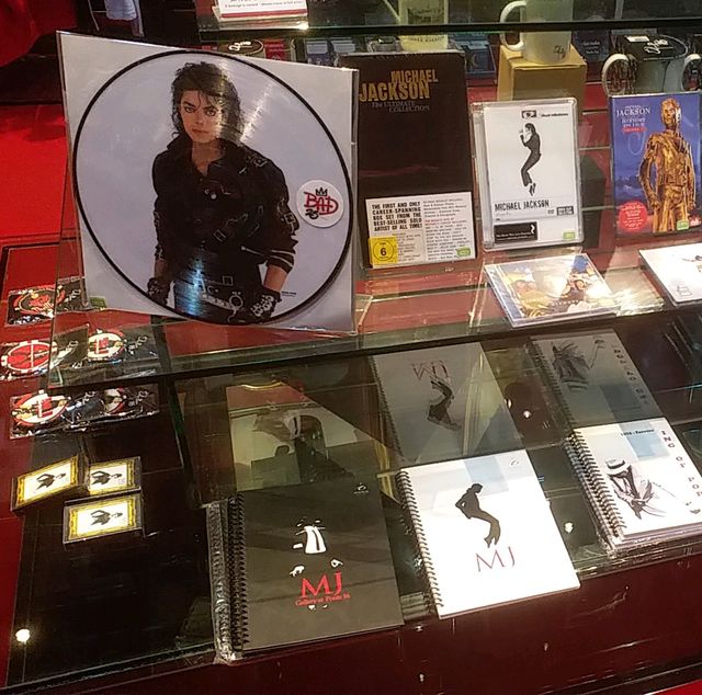 十六浦Michael Jackson 展覽廳