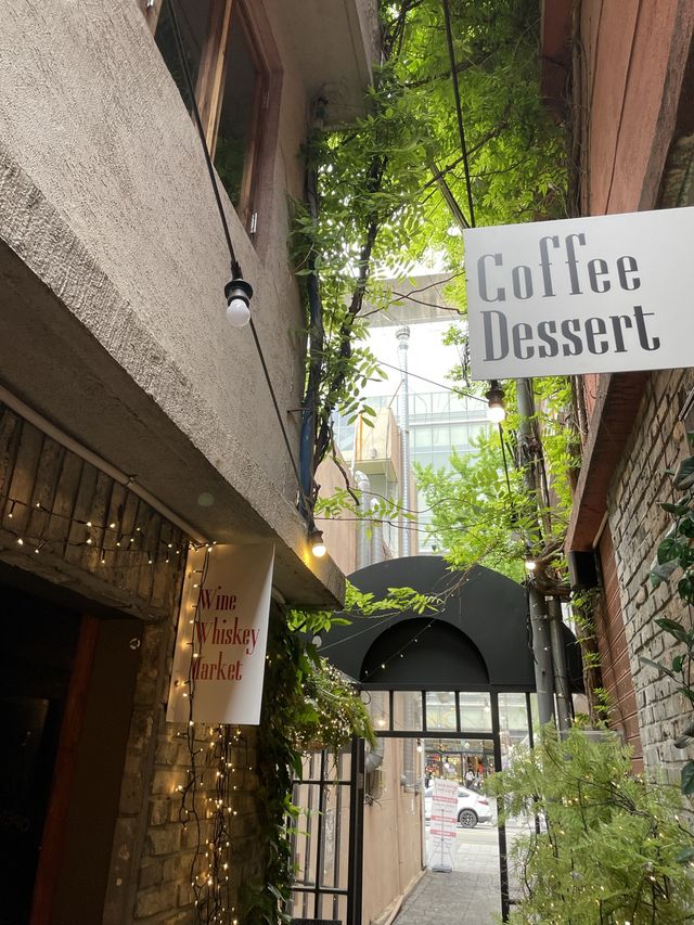 서면 | 파리 뒷골목 st 카페 ☕️• 커피 먹고 와인 구경할 수 있는 카페 🍷