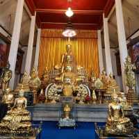 วัดสาขลา  ลอดใต้โบสถ์ เสริมความเป็นสิริมงคล