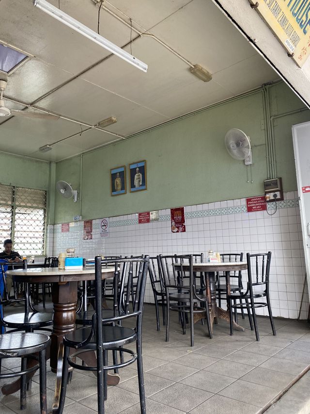 Great classic coffee shop! 