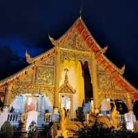 A Night of Serenity at Wat Phra Singh Woramahawihan