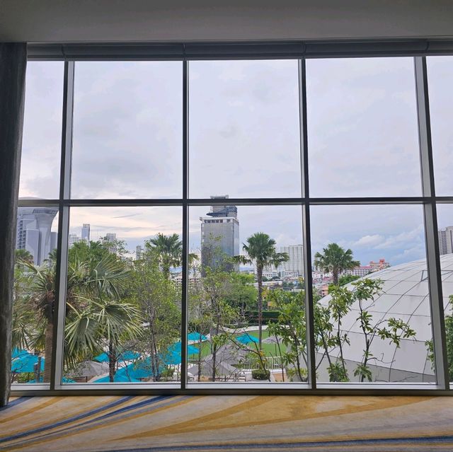 Grand Center Point Pattaya .. มาเจอฝนเลยอยู่แต่ใน รร. 
