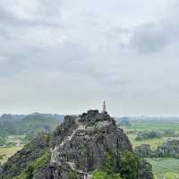 Ninh Bình, Hanoi Vietnam 🏔️⛅ 