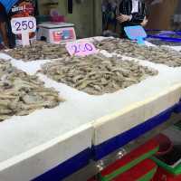 ตลาดลานโพธิ์ พัทยา 🦐แหล่งรวมซีฟู้ดน่าทาน🦀
