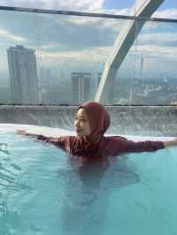 Jacuzzi pods overlooking KL skyline 🥂
