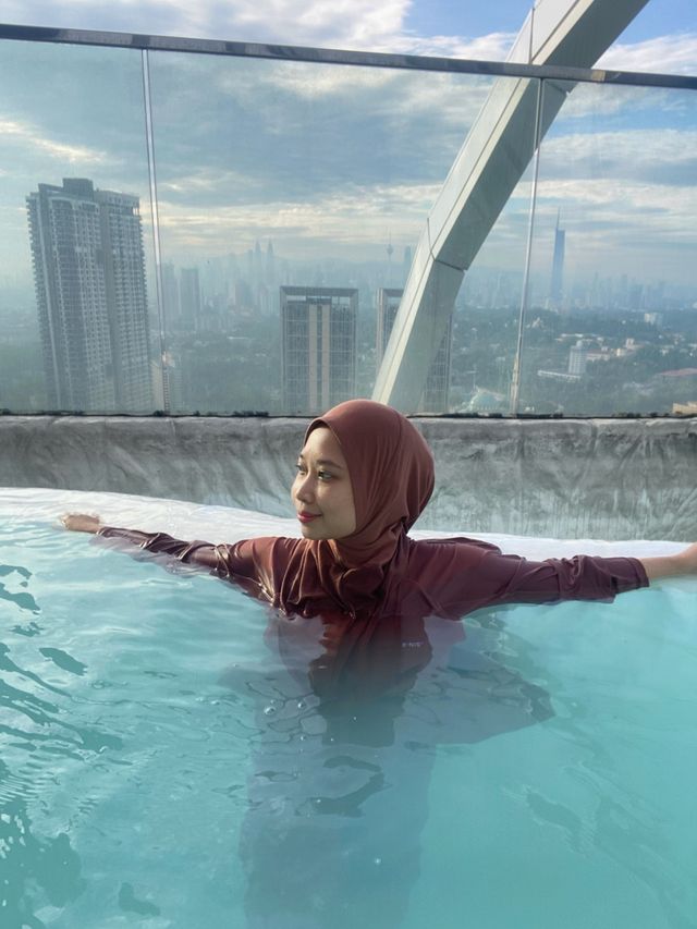 Jacuzzi pods overlooking KL skyline 🥂