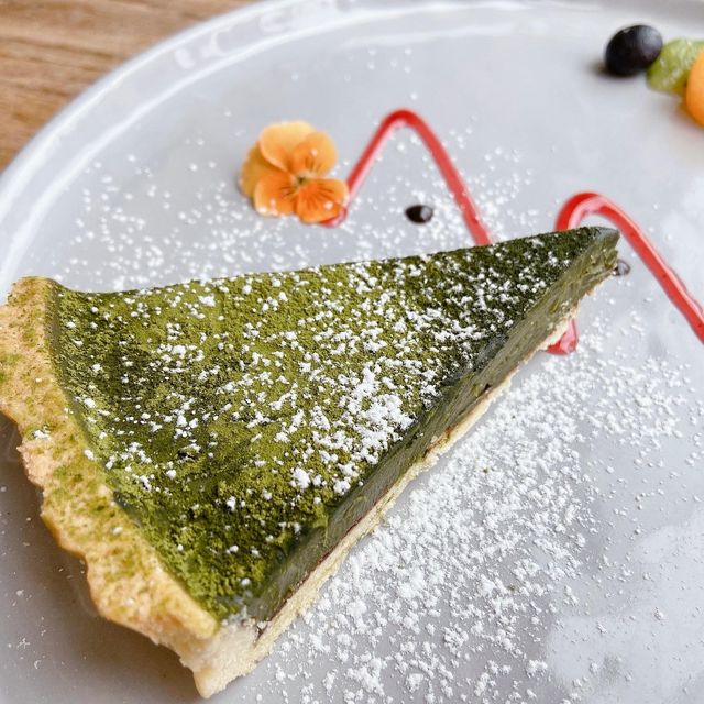 【荃灣】人氣簡約木系CAFE 進駐荃灣 2,500呎超高樓底X落地大玻璃