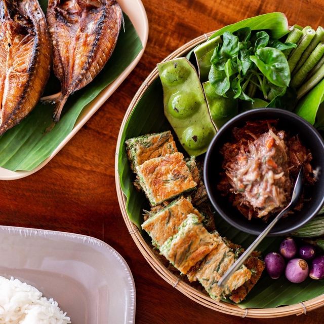 ผัดไทยกุ้งมังกร ร้านอาหารท้ายราง พังงา
