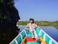 6 พิกัด ล่องเรือชมทุ่งบัวบาน อ.สามร้อยยอด
