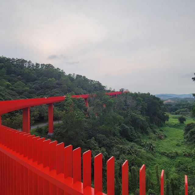 天空中一條「虹」橋