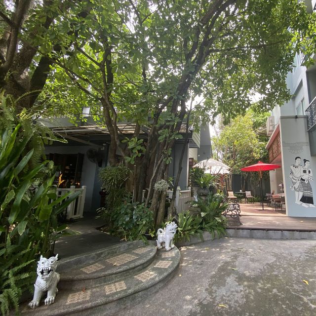 คาเฟ่สวยๆ ในโรงแรม at pingnakorn นิมมาน