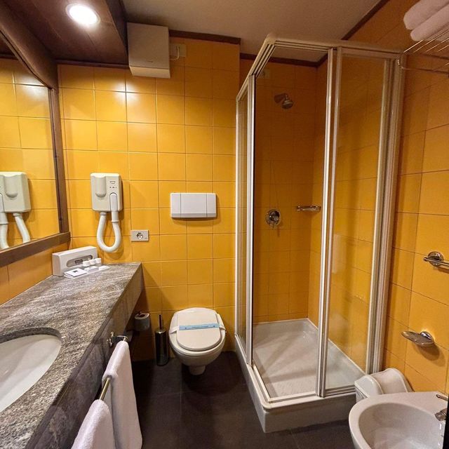 Hotel Alaska Cortina โลเคชั่นสุดเริ่ดในเมืองยอดฮิต