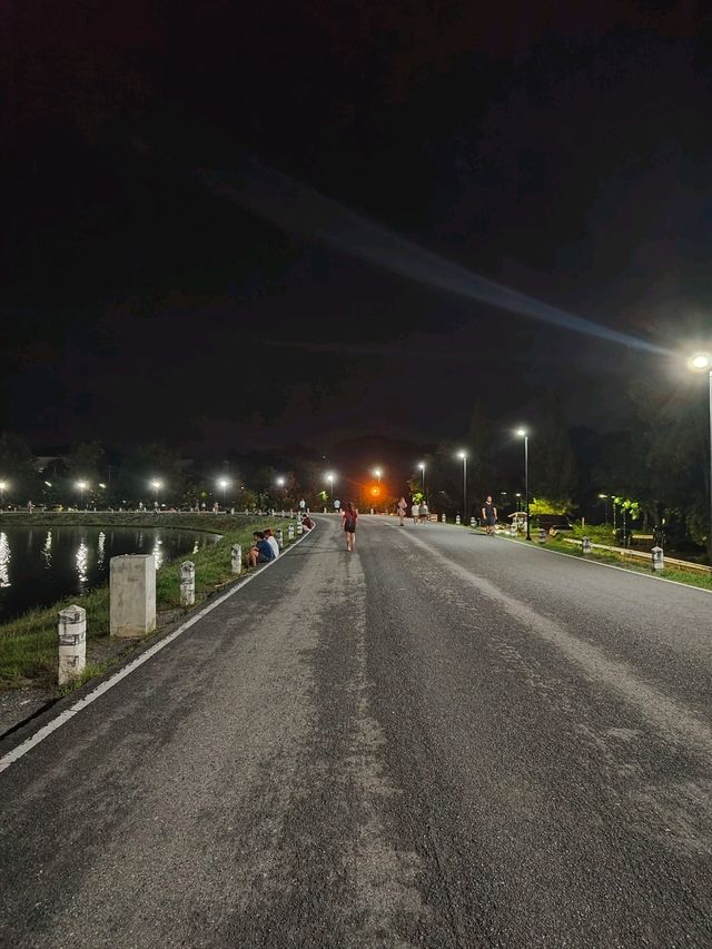 Tat Chomphu Reservoir park