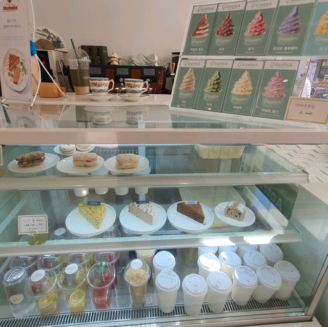 剛泉山非常推薦的 Cafe🤩 有楓葉位