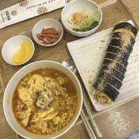 서울 압구정에 유명한 키토김밥집 “보슬보슬”