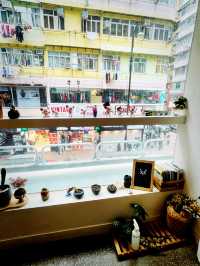 the 90s in the ❤️ of shopping district in HK