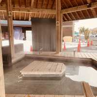 【山形】冬でも雪でもあったまる足湯　“駒の湯”