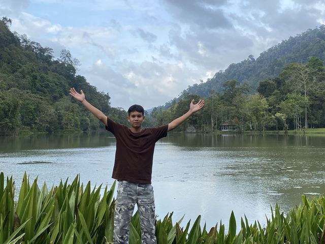 อุทยานแห่งชาติทะเลบัน ที่นี่โอบล้อมด้วยเทือกเขา