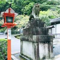 京都叡山電車線上的鞍馬寺和鞍馬天狗