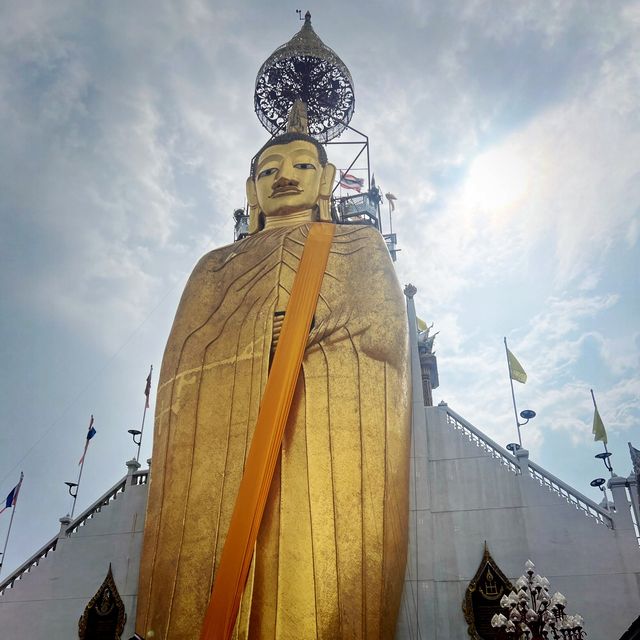 วัดอินทรวิหาร พระอารามหลวง (บางขุนพรหม)