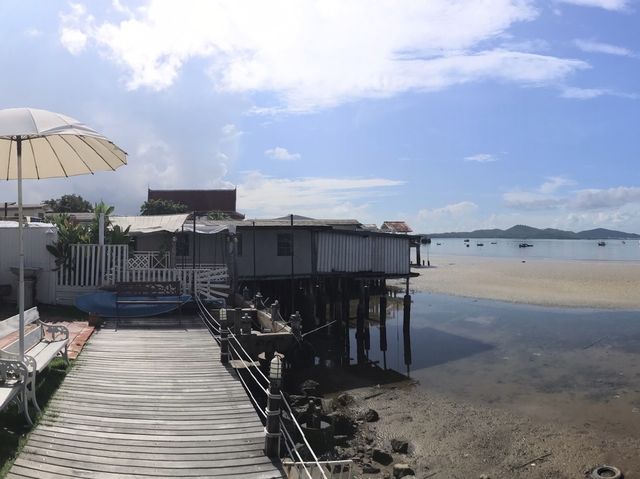 บ้านหัตหีบ ชายทะเล จังหวัดชลบุรี บ้านหัตหีบ ชายทะเล จังหวัดชลบุรี