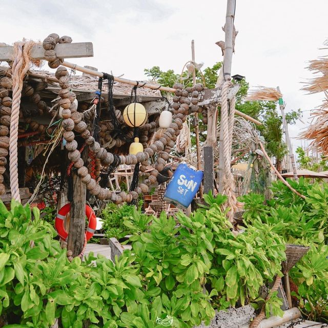Laguna Cafe คาเฟ่และร้านอาหารทะเล