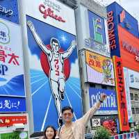 Dotonbori ป้ายไฟกูลิโกะ Osaka Japan