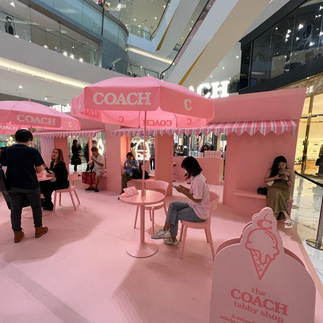 Pop up Pink event at Iconsiam  