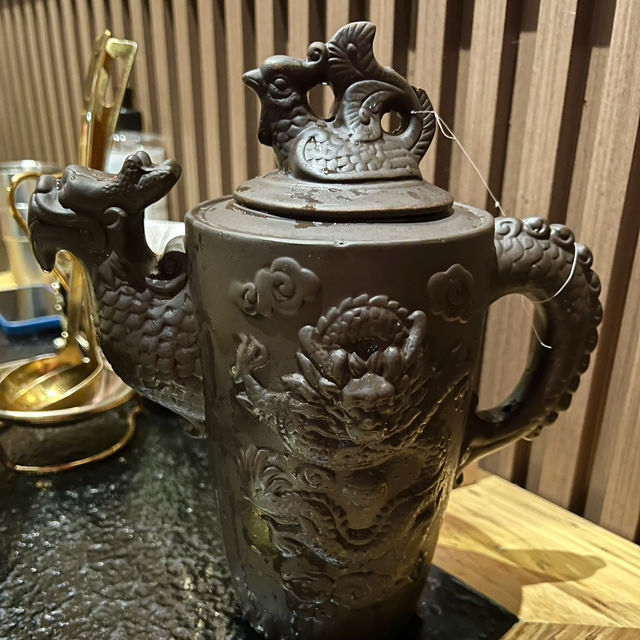 優雅宮廷風火鍋店