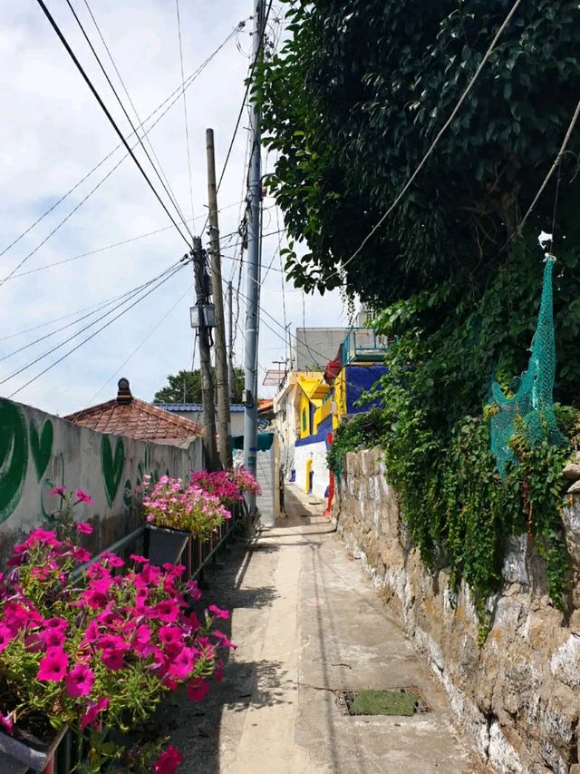 바다를 향한 시의 바람이 부는 곳, 서산동 시화골목길
