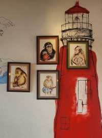 4 Monkeys Cafe & Bar