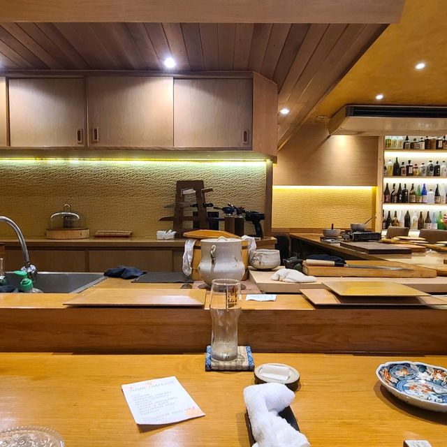 방콕 통로 맛집)Sushi Juban Takumi - 일본쉐프가 직접 쥐어주는 가성비 스시오마카세 전문점