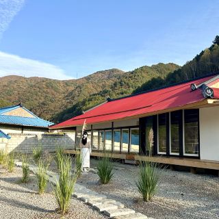 Dog-friendly mountain view emotional independent accommodation